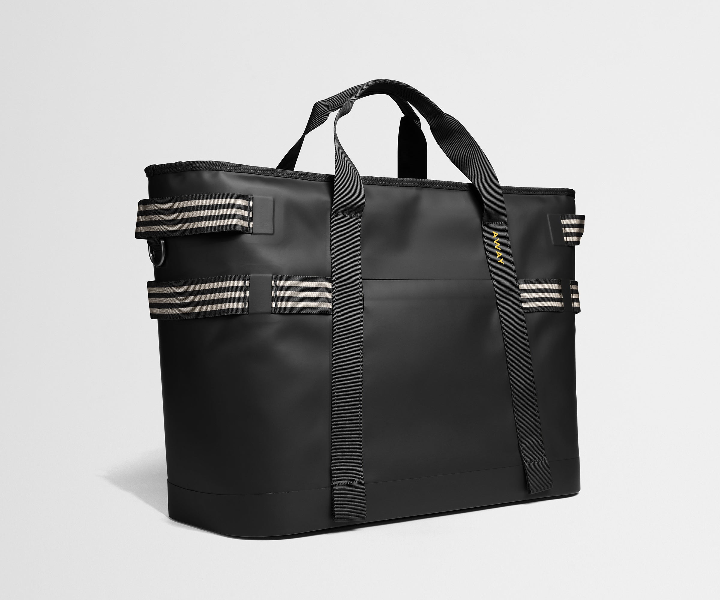 PDP_Beach_CoolerBag_Black_01.jpg