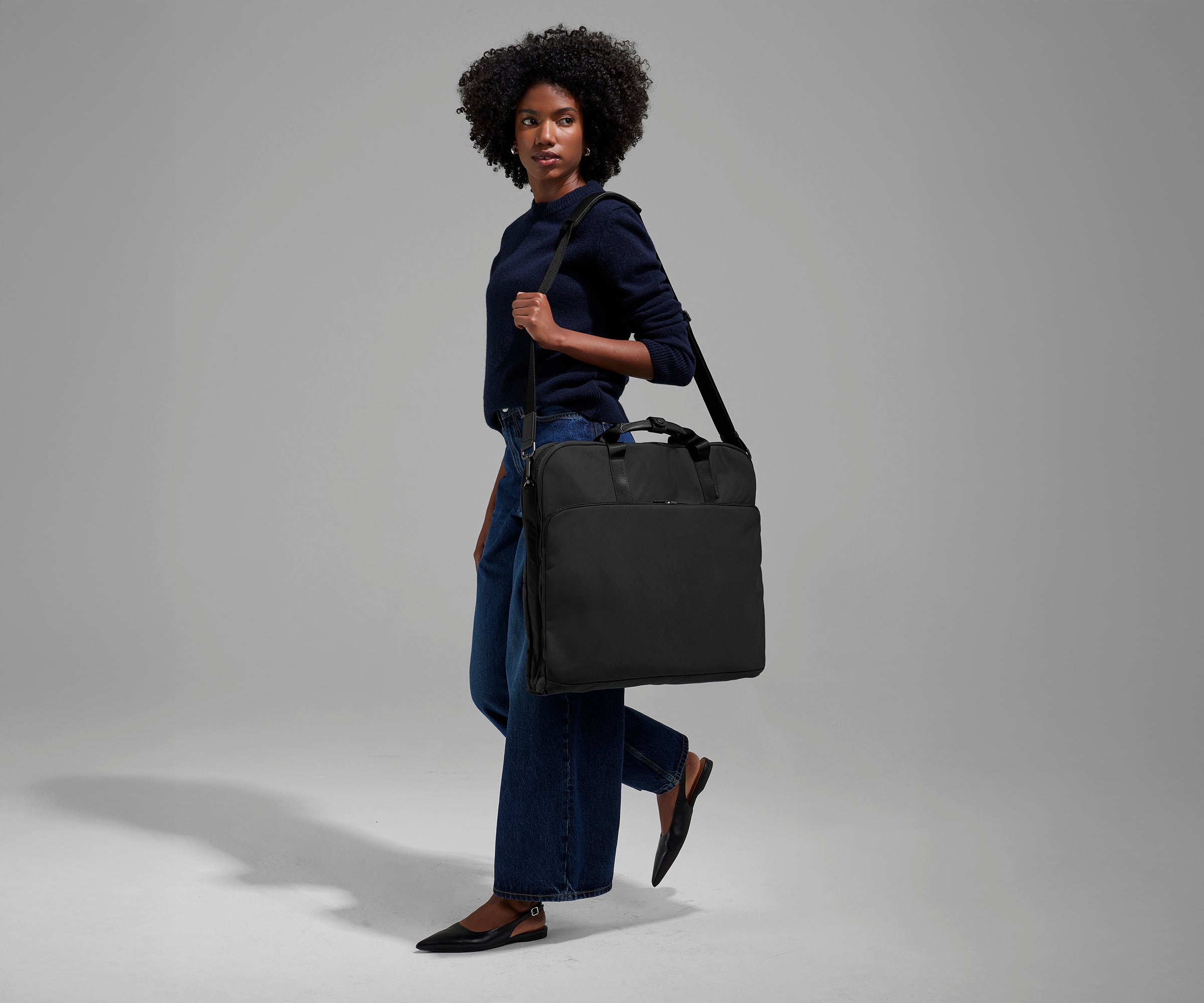 PDP_GarmentBag_BiFold_Talent_Black_02.jpg