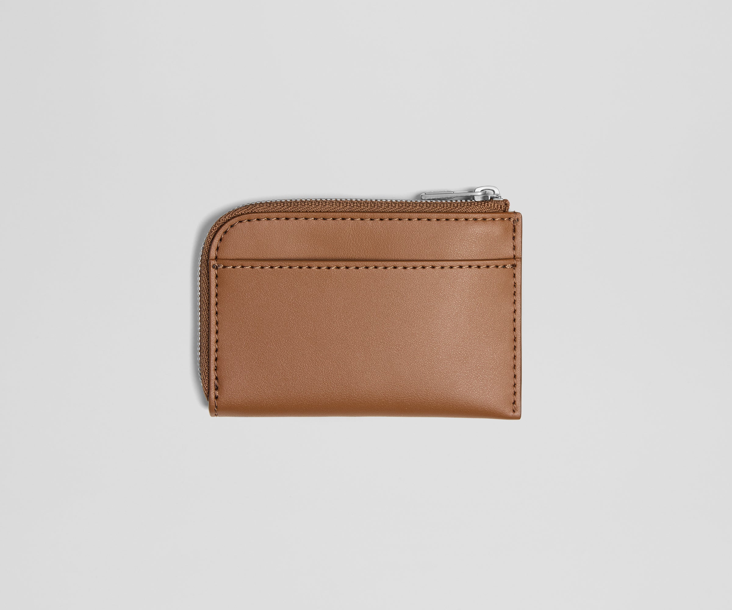 PDP_Holiday_ZipCardCase_SaddleBrown_02.jpg