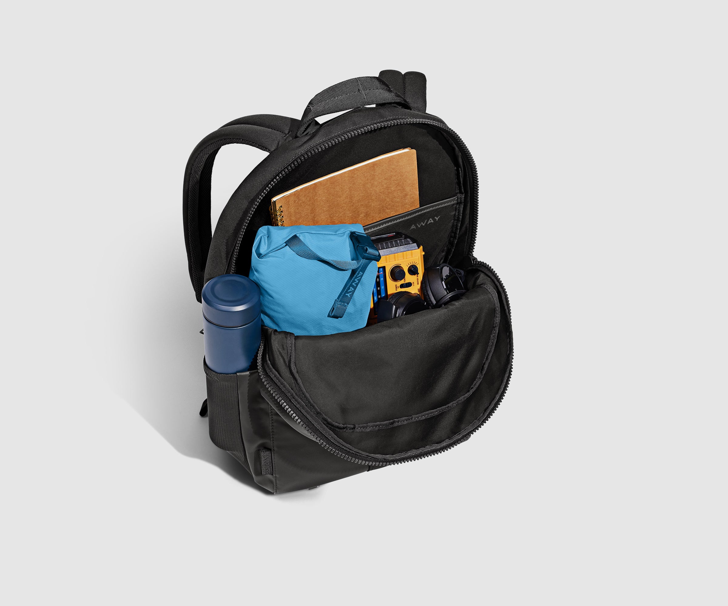 PDP_OutdoorBackpack26L_Black_BackPocketPacked.jpg