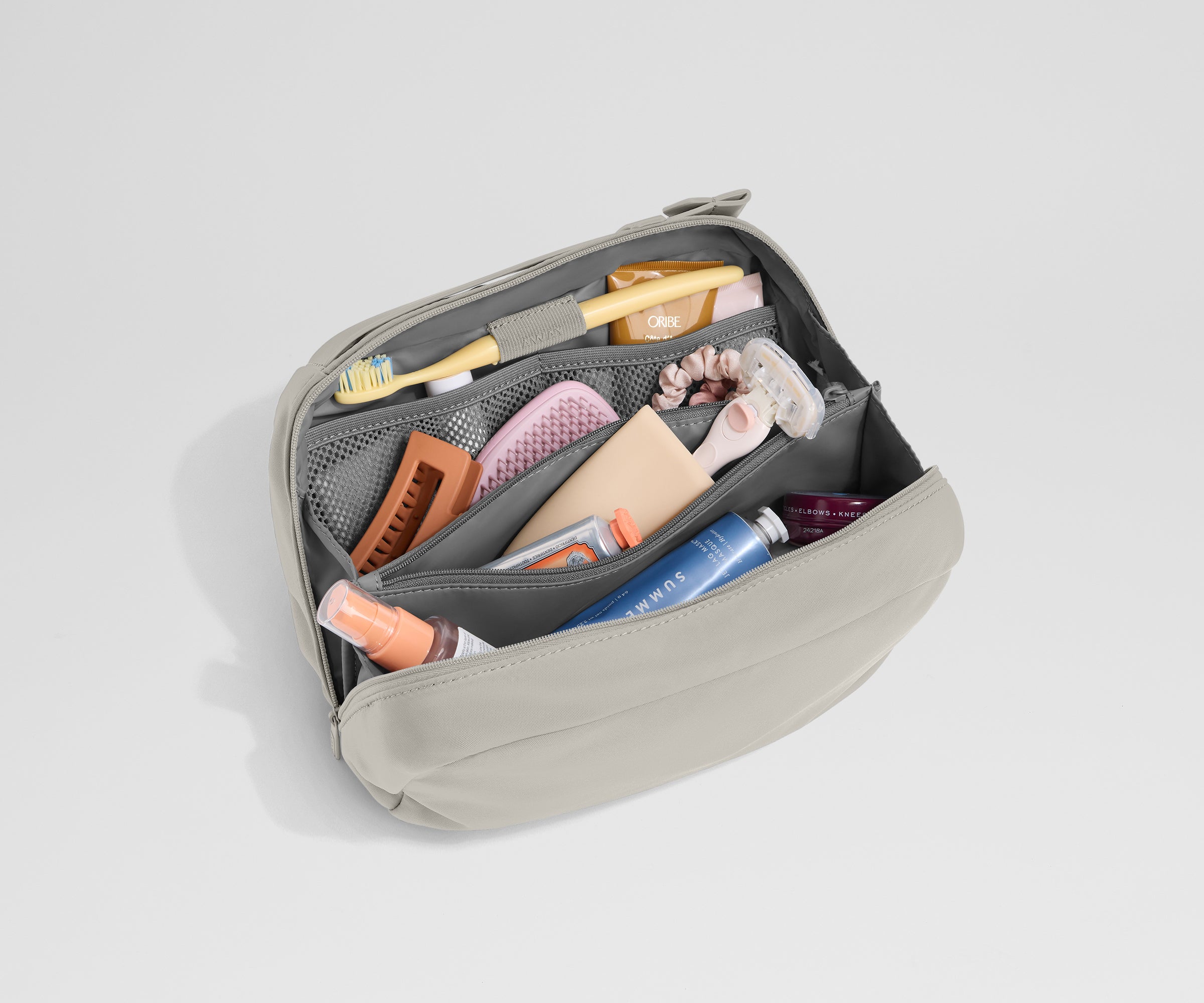 PDP_ToiletryBag_Large_Cloud_03.jpg
