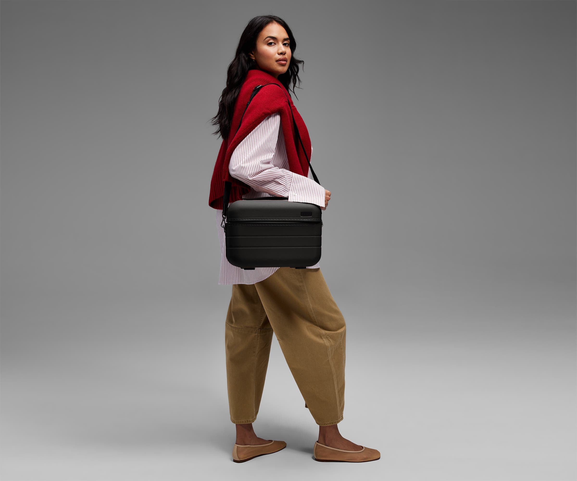 PDP_TrainCase_Black_Talent_02.jpg